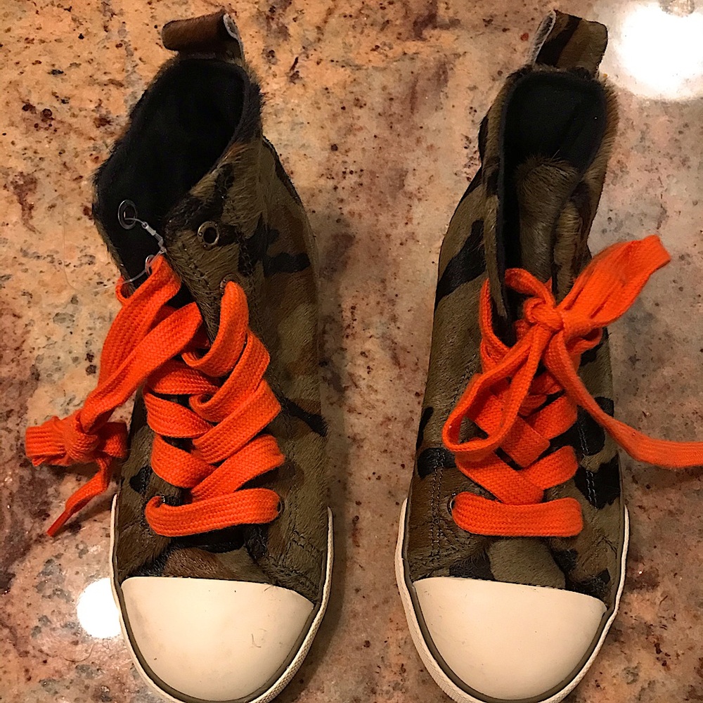 Kids Polo Sneaker. Pony hair Army Green w/ Orange